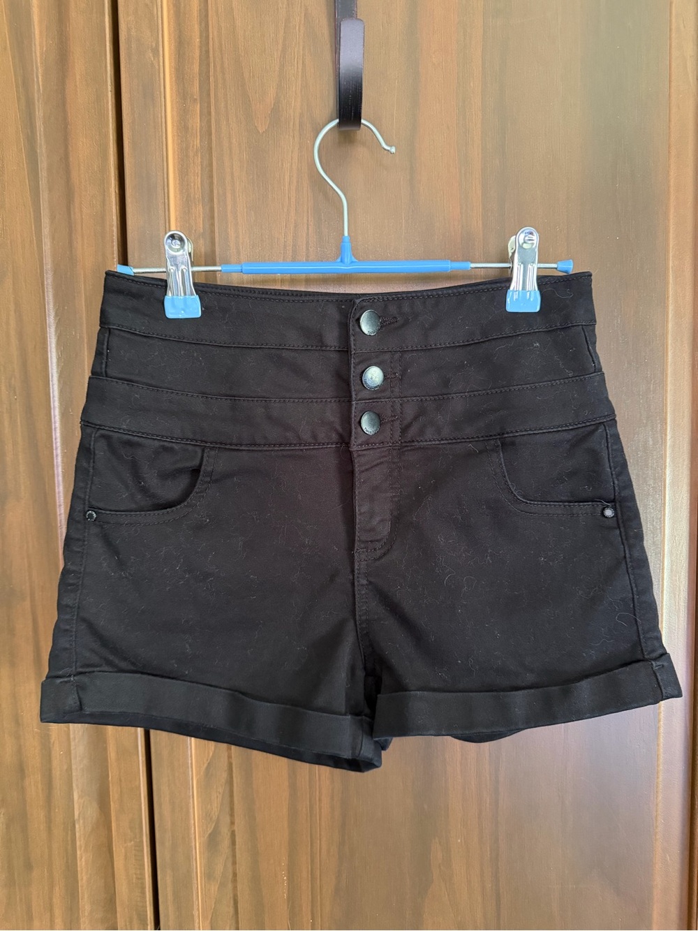 Tinseltown High-Waist Black Triple-Button Cuffed Shorts